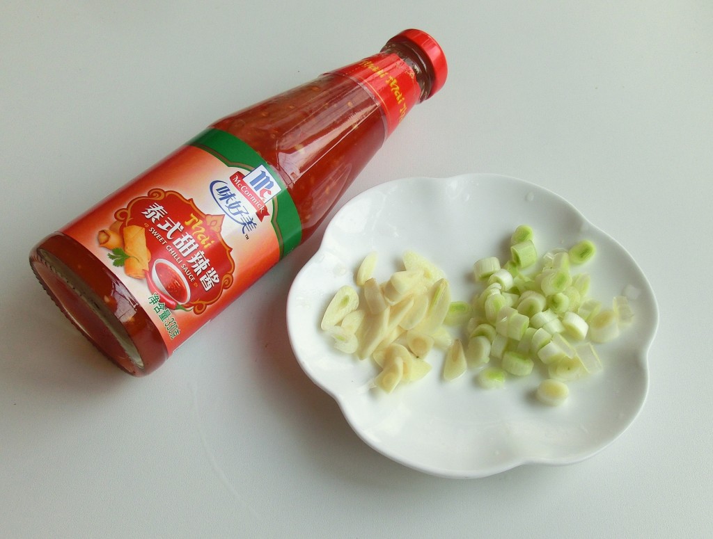 泰式鲜虾炒米粉步骤2