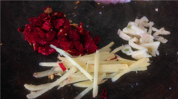 鲜虾炒西兰花步骤4