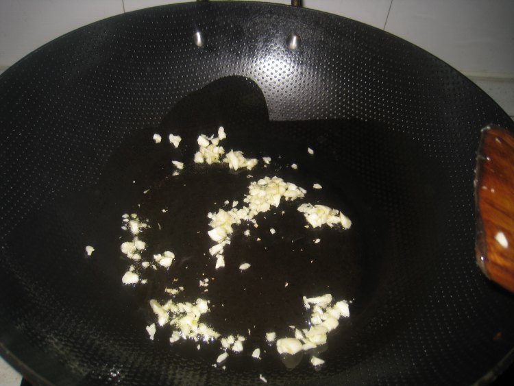 紫山药炒西兰花步骤4