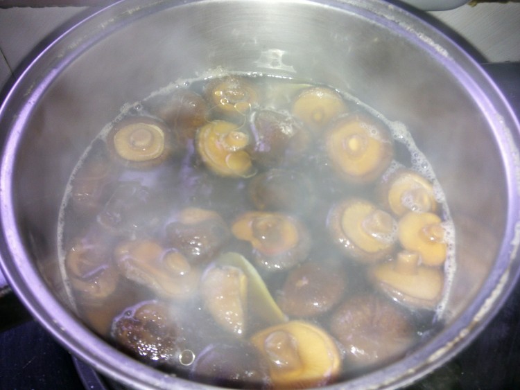 蚝油香菇扒西兰花步骤5