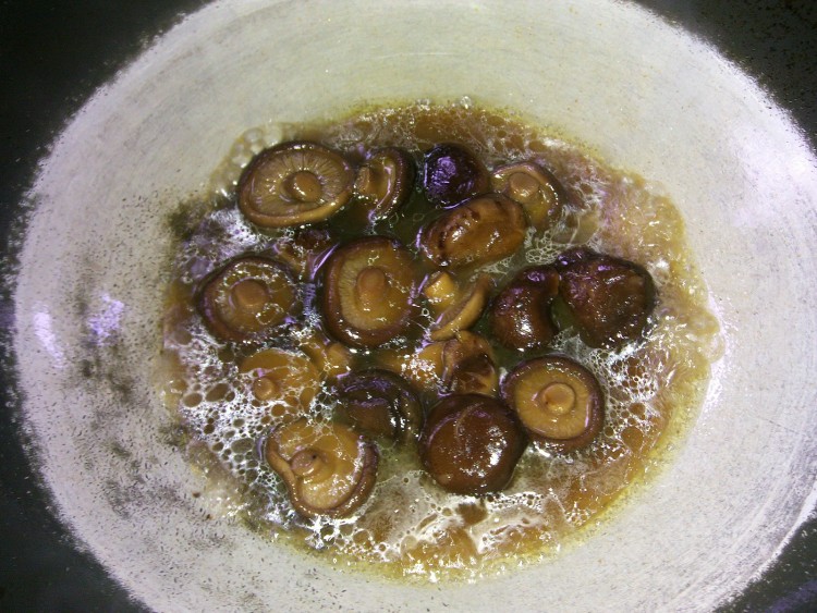 蚝油香菇扒西兰花步骤13