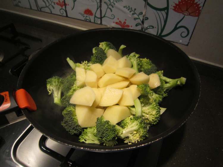 土豆花菜炖牛肚步骤3