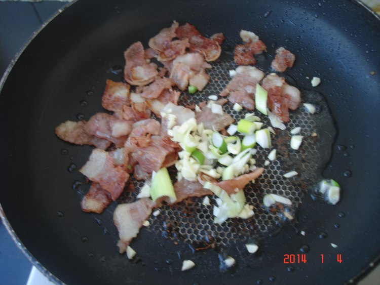 培根肉炒蘑菇西兰花片步骤7