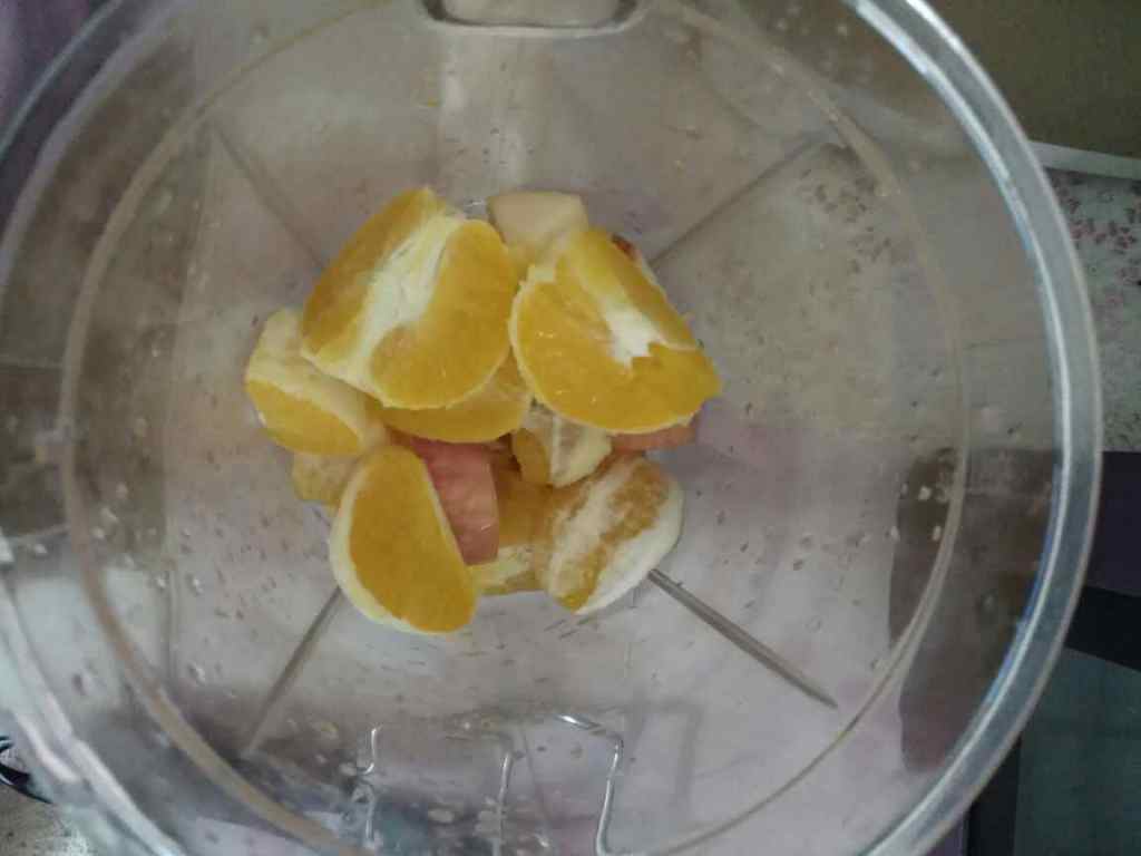 苹果百香果橙汁步骤3