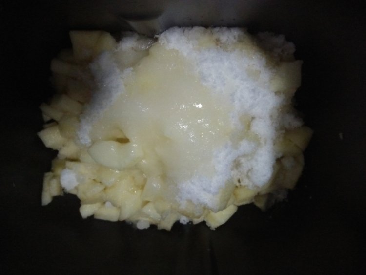 面包机自制苹果酱步骤2