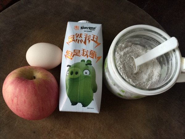 奶香苹果粥步骤1