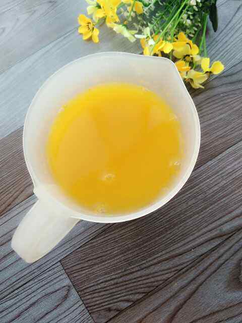 胡萝卜燕麦苹果汁步骤4