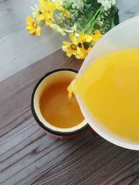 胡萝卜燕麦苹果汁步骤5