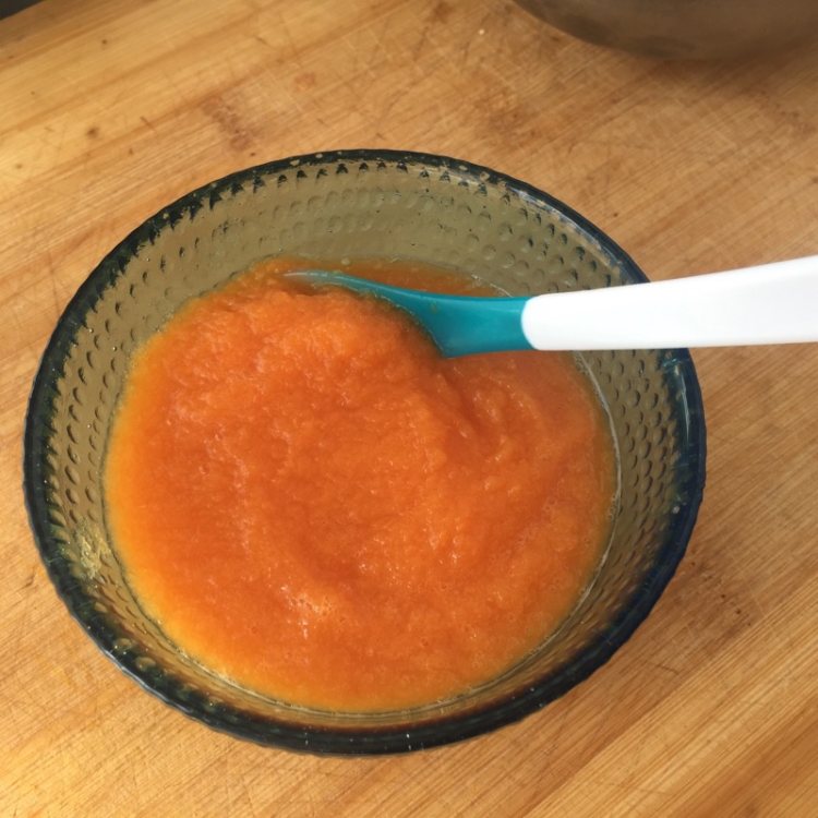 宝宝辅食苹果胡萝卜泥步骤5