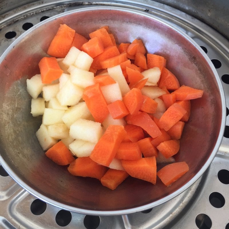 宝宝辅食苹果胡萝卜泥步骤3