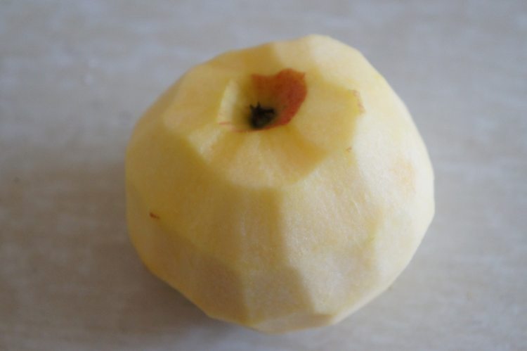 苹果菠萝奶昔步骤2