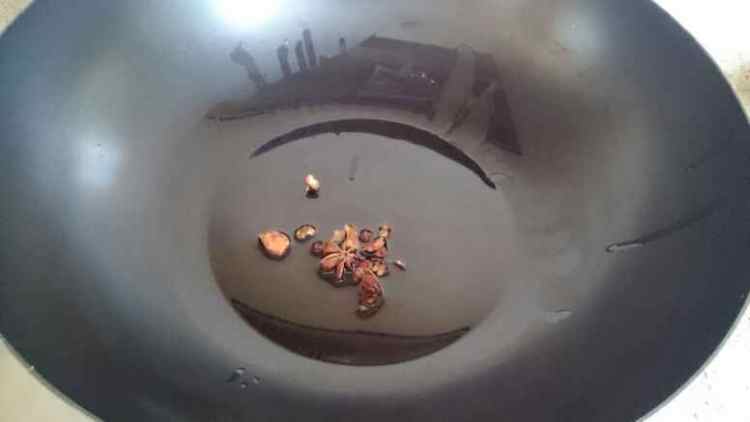 苹果炖鸡块步骤2