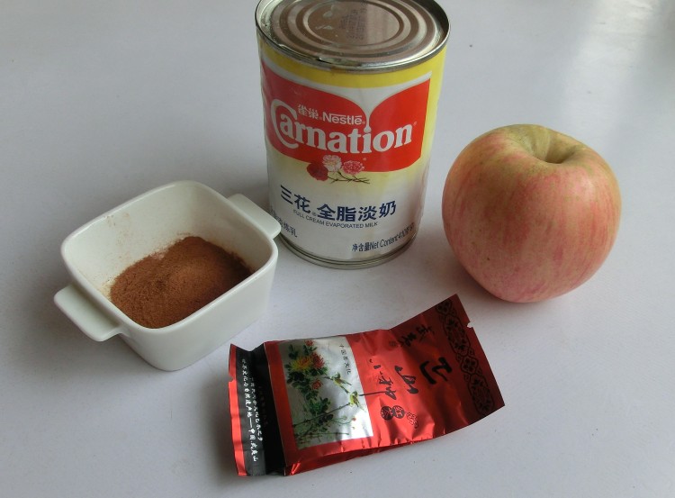 肉桂苹果奶茶步骤1