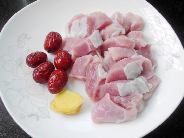 苹果沙参玉竹瘦肉汤步骤3