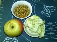 苹果圆白菜豆浆步骤1