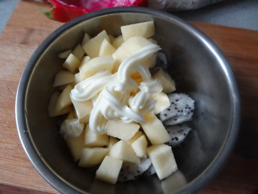 火龙果苹果沙拉步骤5