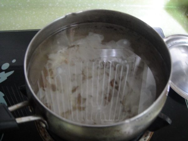 樱桃菠萝银耳汤步骤4