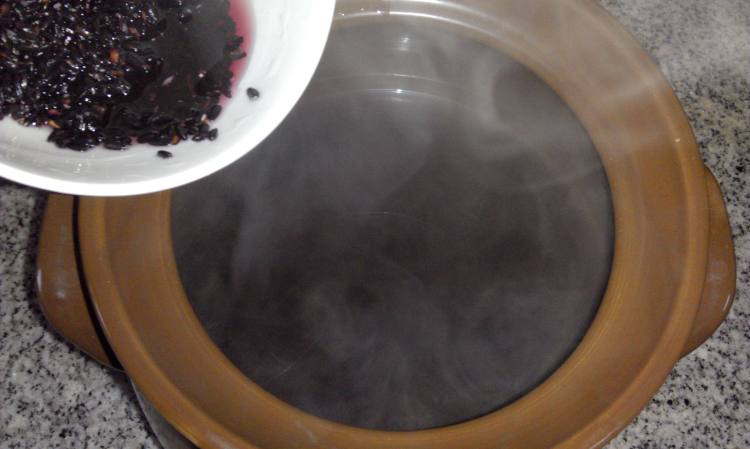 红豆黑米水果粥步骤4