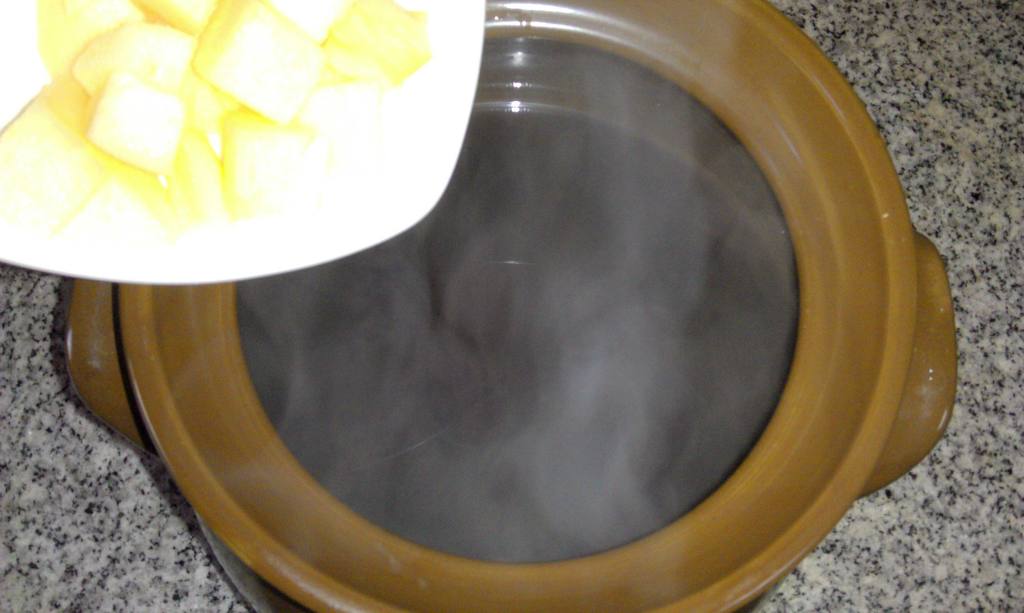 红豆黑米水果粥步骤7