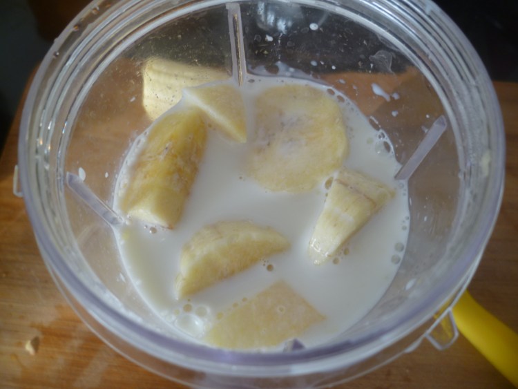 苹果香蕉奶昔步骤5