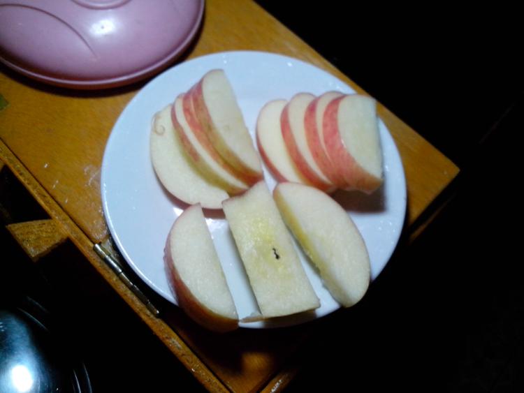 螃蟹苹果果盘步骤3