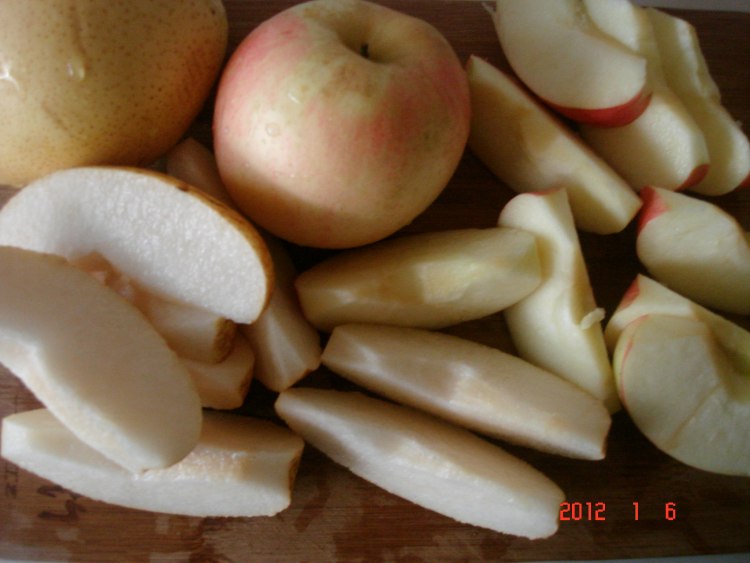 苹果雪梨排骨煲步骤3