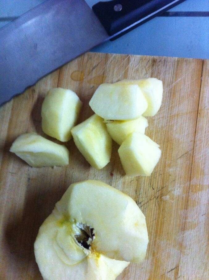 银耳苹果汤步骤8