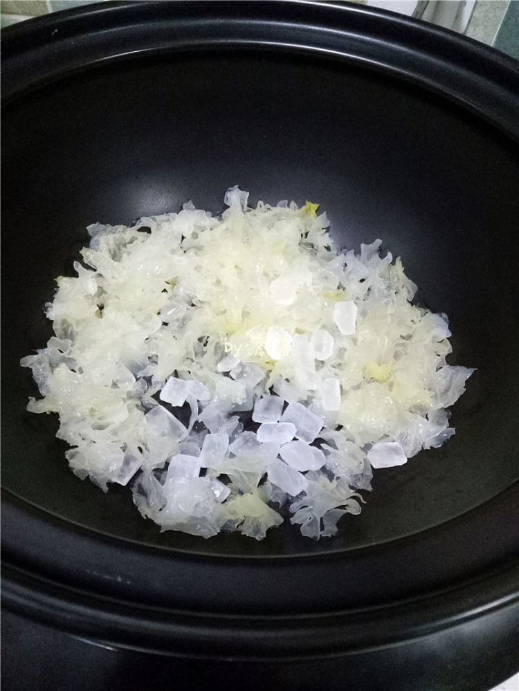 菠萝银耳糖水步骤7