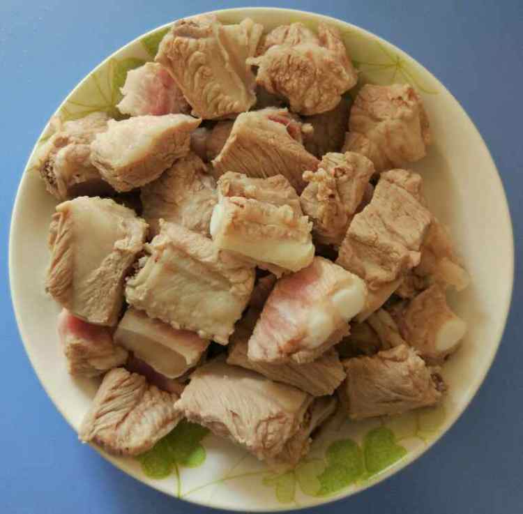 菠萝糖醋排骨步骤2