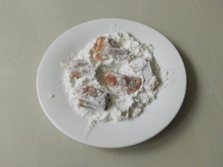 菠萝咕老肉步骤3