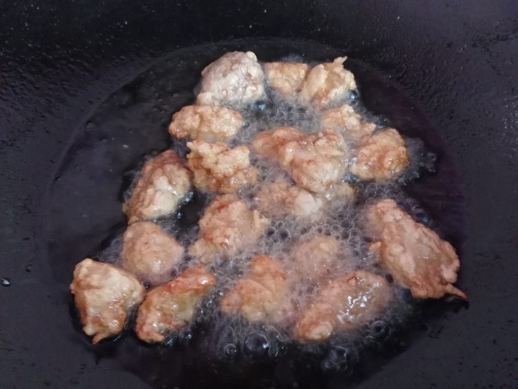 菠萝咕老肉步骤4