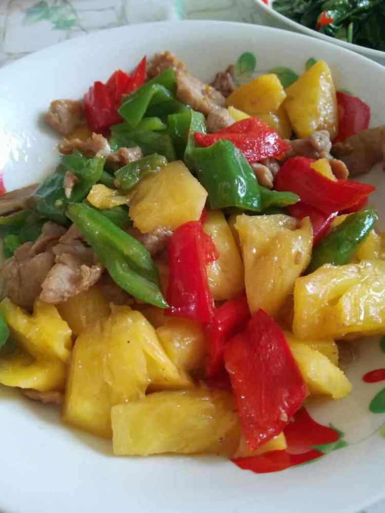 菠萝炒肉步骤11