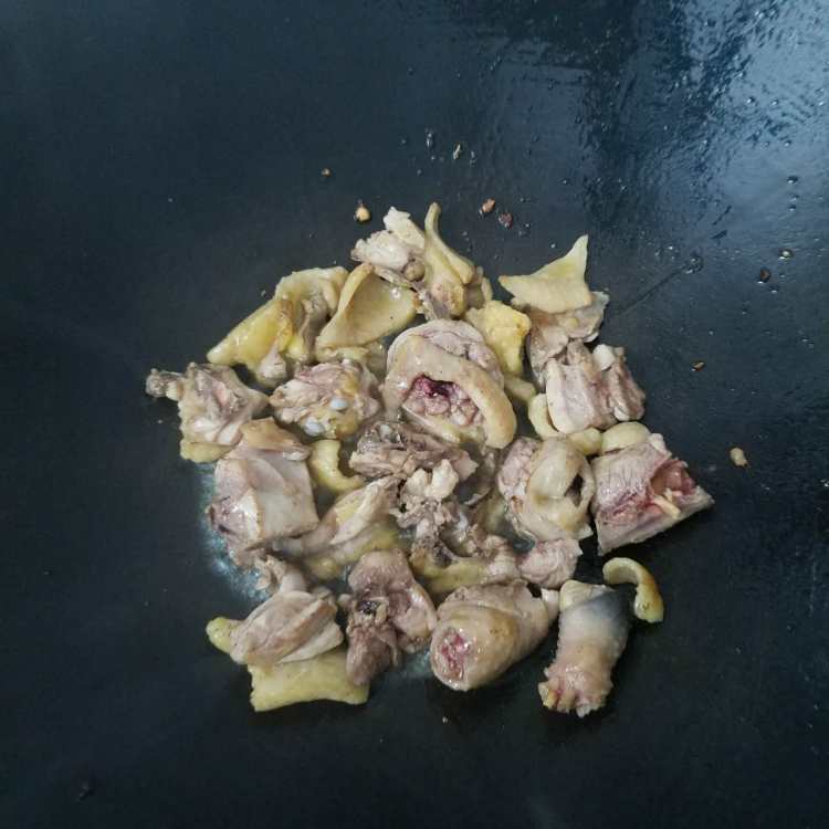菠萝鸡步骤5