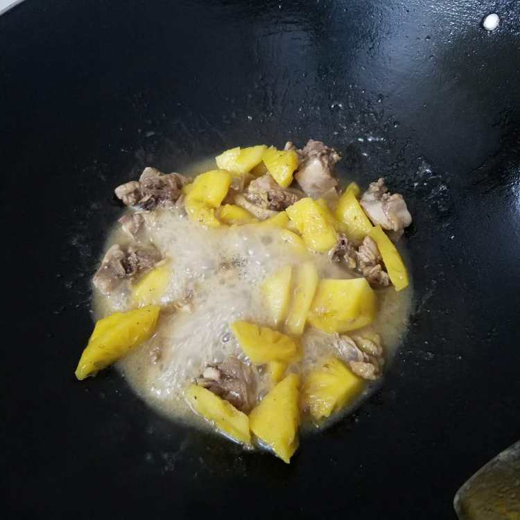 菠萝鸡步骤8