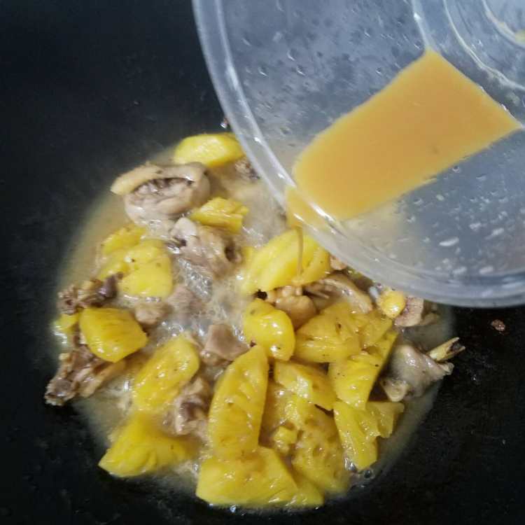 菠萝鸡步骤9