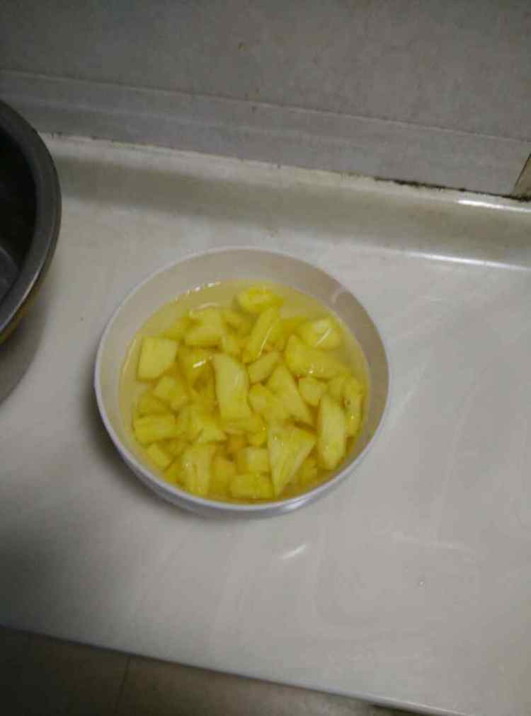 培根菠萝饭步骤1
