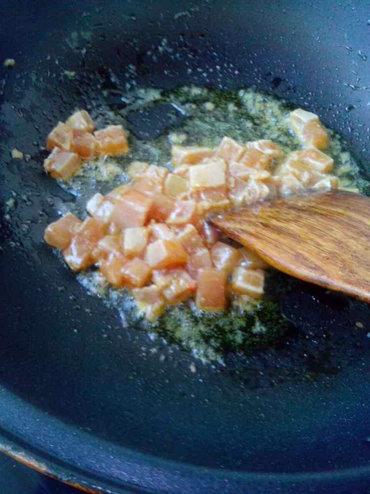 菠萝鸡丁步骤6
