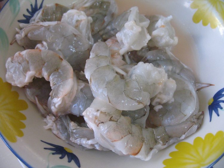 泰式菠萝虾球步骤1