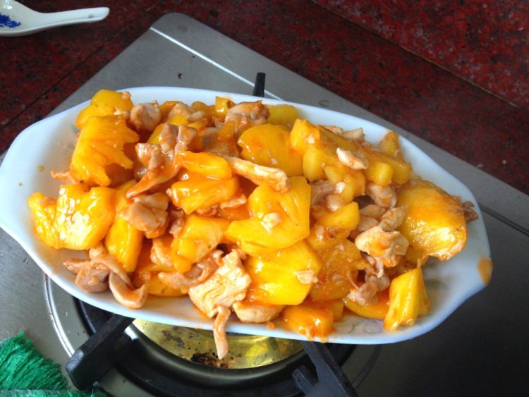菠萝炒鸡肉步骤8