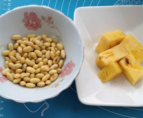 菠萝豆浆步骤1