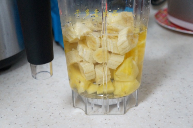香蕉菠萝饮步骤3