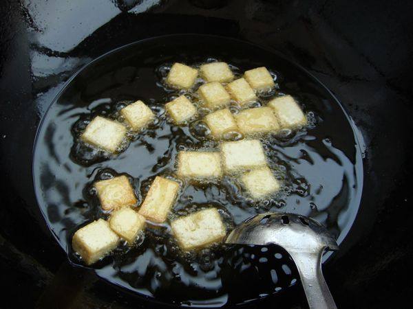 菠萝咕咾豆腐步骤3