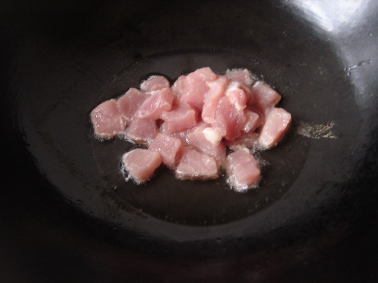 菠萝肉丁步骤2