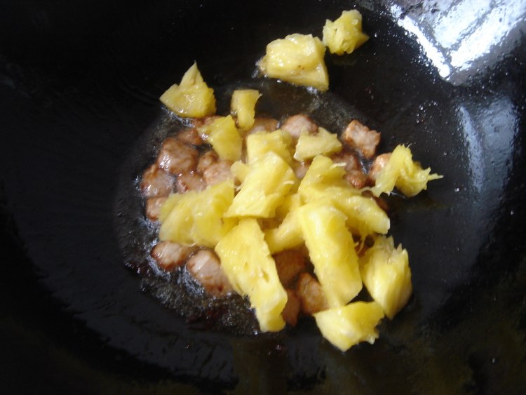 菠萝肉丁步骤5