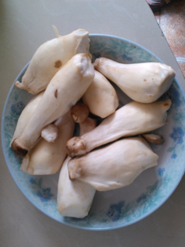 菠萝菌菇步骤1