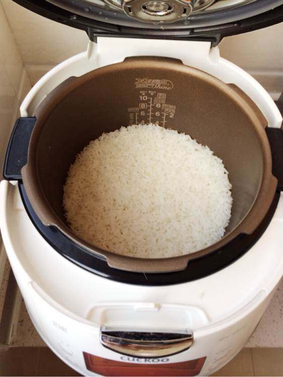 椰汁菠萝饭步骤2
