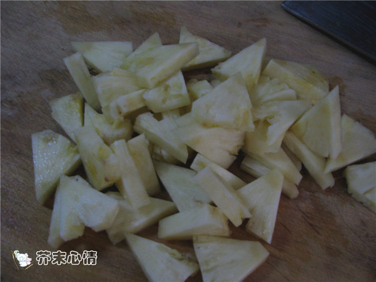 冰糖菠萝步骤1
