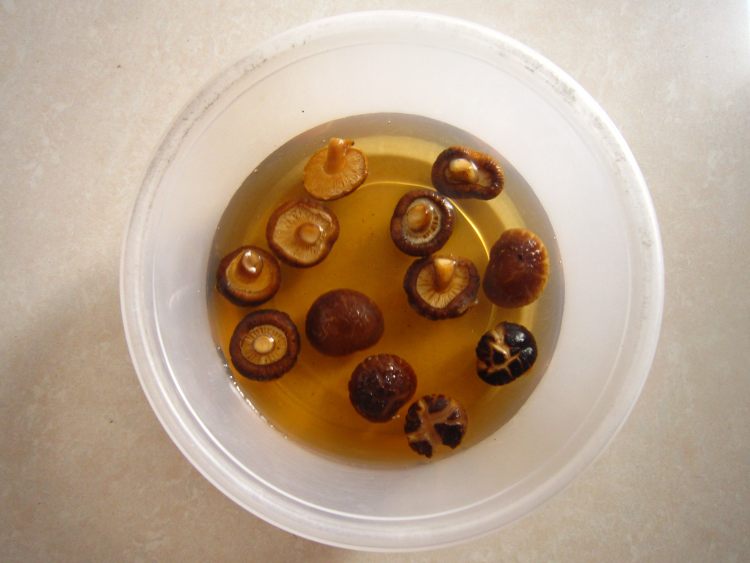 虾米菠萝炒饭步骤2