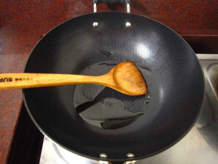 虾米菠萝炒饭步骤6