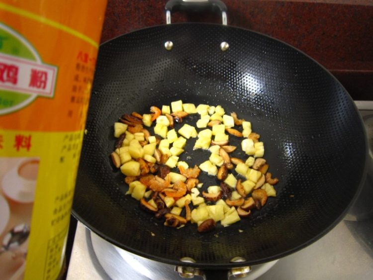 虾米菠萝炒饭步骤10